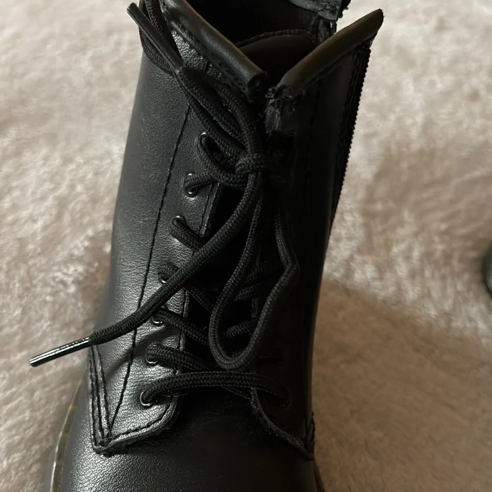 Gently Loved Dr Martens Jr Zavala Combat Leather Boots Unisex